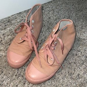 BANGS shoes. Salmon color. Very lightly worn. Great condition!!